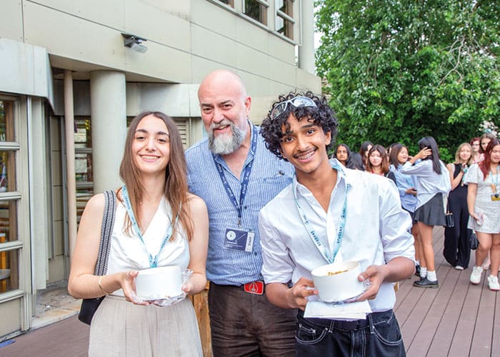 Cambridge Summer School Graduation students and tutor