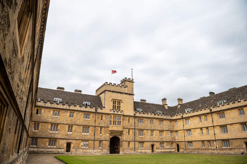 international student with strong academic record trying to get into oxford