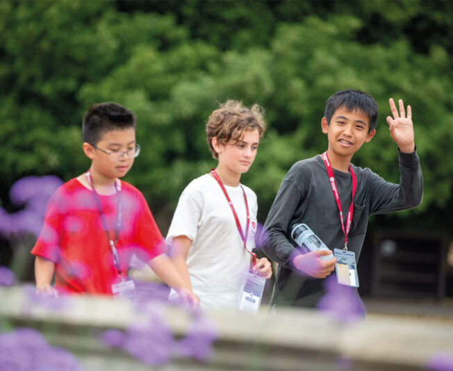 SBC-students-walking-and-waving